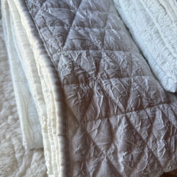Levtex Home King Quilt Set - Picture 3 of 4
